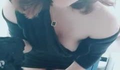 轻熟女级别美少妇一个人独自在家大黑牛不过瘾还撩骚