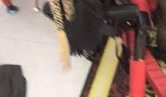 情侣主奴八爪椅上的开档黑丝骚逼，让小哥舔逼跟狗一