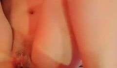 情趣酒店干白虎小少妇，全程露脸好骚用逼逼推大鸡巴