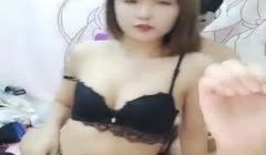 苏苏约闺蜜粉丝玩上位骑乘抽插，操完一个再换另一个