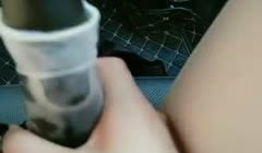 丝袜控肥逼骚女车上大黑牛自慰肉丝开裆特写震动跳蛋