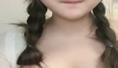 童颜大奶肥美鲍鱼全程露脸激情大秀直播，互动撩骚揉