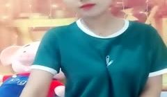 丸子头漂亮美女主播尺度小秀奶子形状很漂亮揉奶搜首