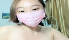 高颜值短发坚挺奶子妹子诱惑秀露奶扭动身体尖尖奶子