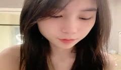 月月奥~这妹子很漂亮，为了赚钱买包包化妆品，过上