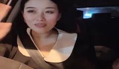 长相不错的少妇驾车出去玩车震，不过瘾再到酒店再来