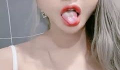 黑丝高跟露脸无毛逼风骚少妇被大哥疯狂蹂躏，口交大