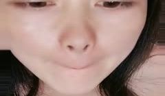 良家小骚妻深夜的放荡，全程露脸黑丝情趣睡衣，揉奶