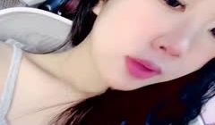 绿播区颜值美少女！七夕送礼物看逼！性感睡衣脱衣舞