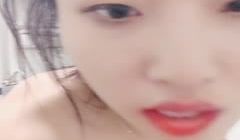 甜美大学生风骚好姐妹，双女百合全程露脸大秀直播诱