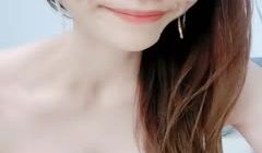 新来的妹子丝袜高跟大长腿，全程露脸激情大秀，道具