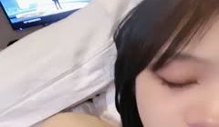 颜值不错的思春少女，全程露脸性感的纹身酒店发骚，