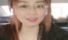 这个是极品眼镜老师：市区菜市场车里自慰，咱们这个