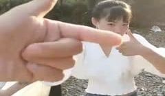 高颜值妹子【骚劲小妖精】驾车户外车上口口，全裸上