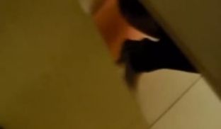 最新流出大神暗藏国内某高级商场女卫隔间多视角拍脸
