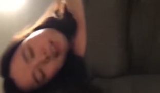 酒店偷情朋友的大胸漂亮女友，她承认我操更爽对白国