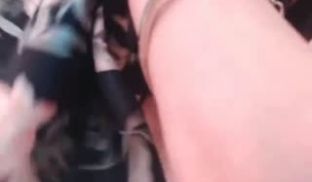 气质小姐姐把手伸进内裤里不断逗弄自己！感觉她已经