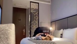 出差邂逅醉酒电臀美骚妇进房间推倒无套插穴就干后入