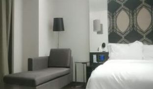 温婉可人的兼职车模没想到今夜遇到打桩机 花式爆操