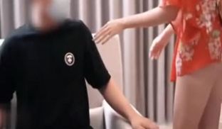 『SWAG』苗条性感漂亮美女菲菲和服下的诱惑家中