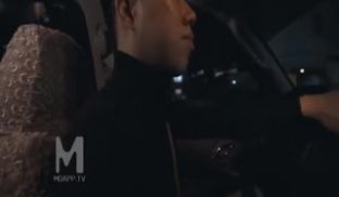 【桃视频】阿姨我不想努力了- 性感富婆勾搭年轻小