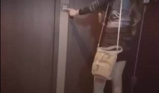 性感教师家访被自己的学生强奸到无力反抗