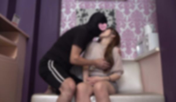 第一次拍摄☆完全出镜☆皮肤白皙苗条的美人JD和生