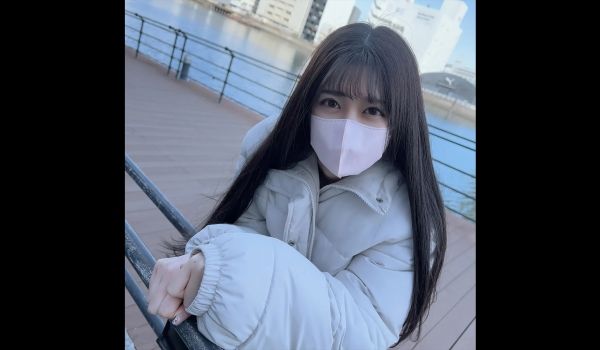 第一枪！ ！当众下流让我兴奋… 长着可爱脸庞的美