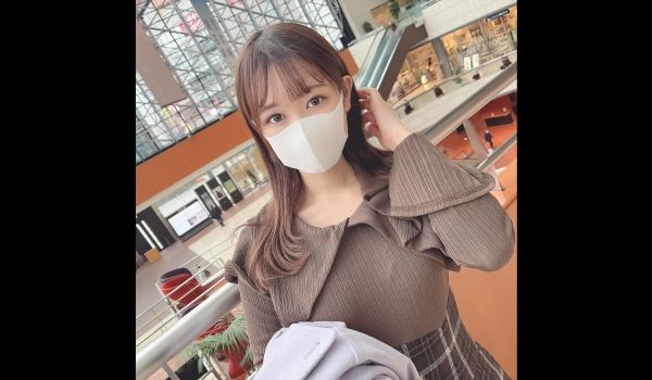 第一枪！ ！邀请性欲极强的美女店员在D◯c◯m◯