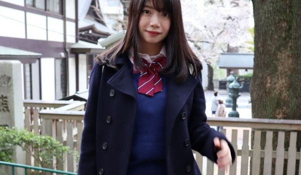 泷本梨绘「美少女被两次〇〇(悄悄靠近的两个影子)