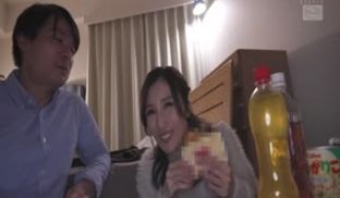 JULIAが自宅に访问 朝まで中出しお泊りデート