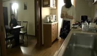 JUY-863 被絶伦公公持续挑逗剎车的我…。 