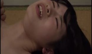 MKON-013 中出干砲社团集训 与女友一起参