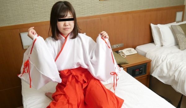现役巫女さんなのに処女じゃなかったので罚として中