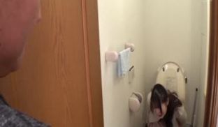 家庭内の至る场所で义父にアナルを仕込まれる美人嫁