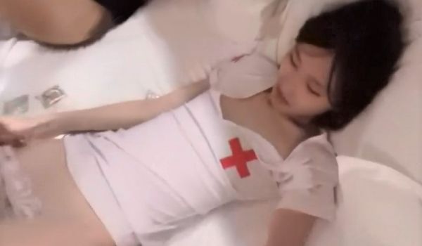 双护士被病人肉棒针插入