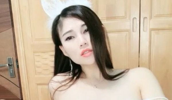 美女性感黑丝诱惑连干了好几炮