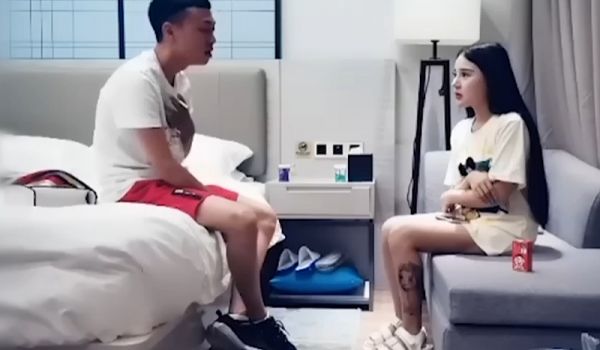 3000元约了位甜美性感的极品美女,每次用力插都