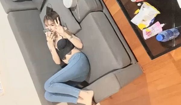 风骚模特身材真棒，帝王享受异域风情，各种视角全方