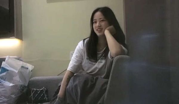 约了可爱的学生妹，娇喘的声音让我小兄弟硬到不行
