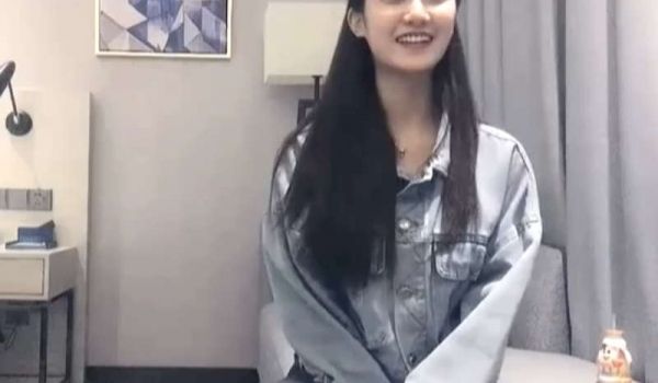 【太子探花极品】播音系美少女