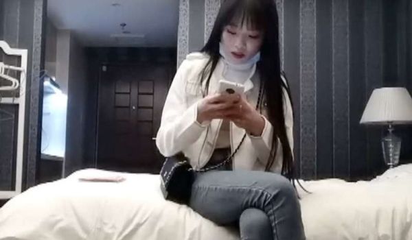 【魔性探花】约战披肩牛仔裤外围美女