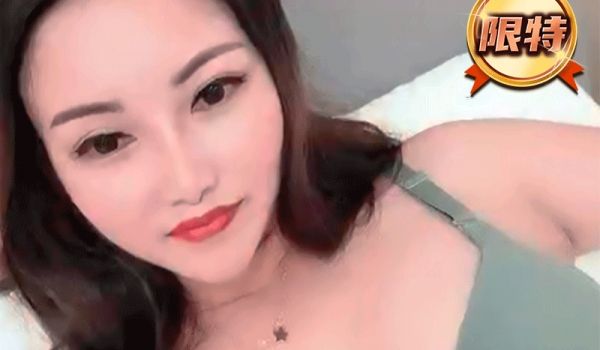 兄弟生日找两个女技师给他庆生