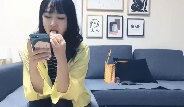 极品第二场甜美性感妹子穿上黑丝翘屁股掰穴站立后入
