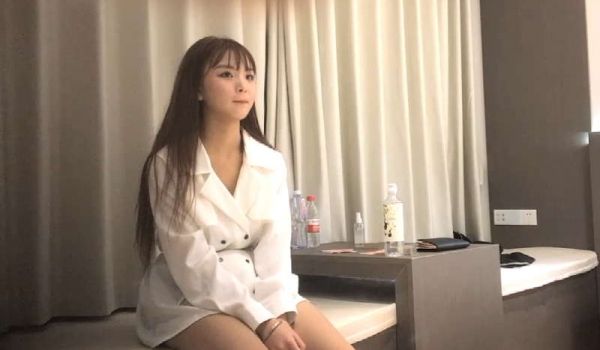 超可爱白衣小只马，笑容甜美
