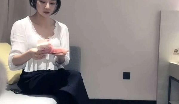 太子极品探花黑裤妹子啪啪
