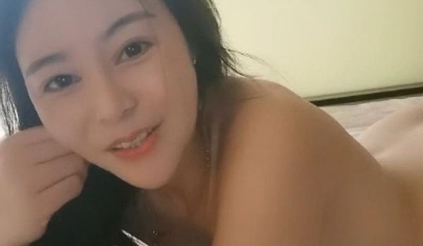 漂亮气质御姐把男友榨干了