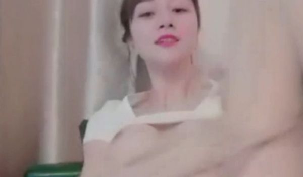 女神自慰摸逼