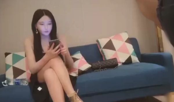 黑裙长腿妹子上位骑乘