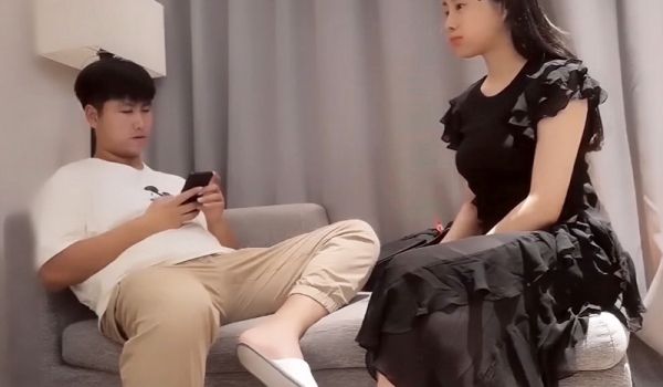清纯可爱的黑色长裙少妇服务真好